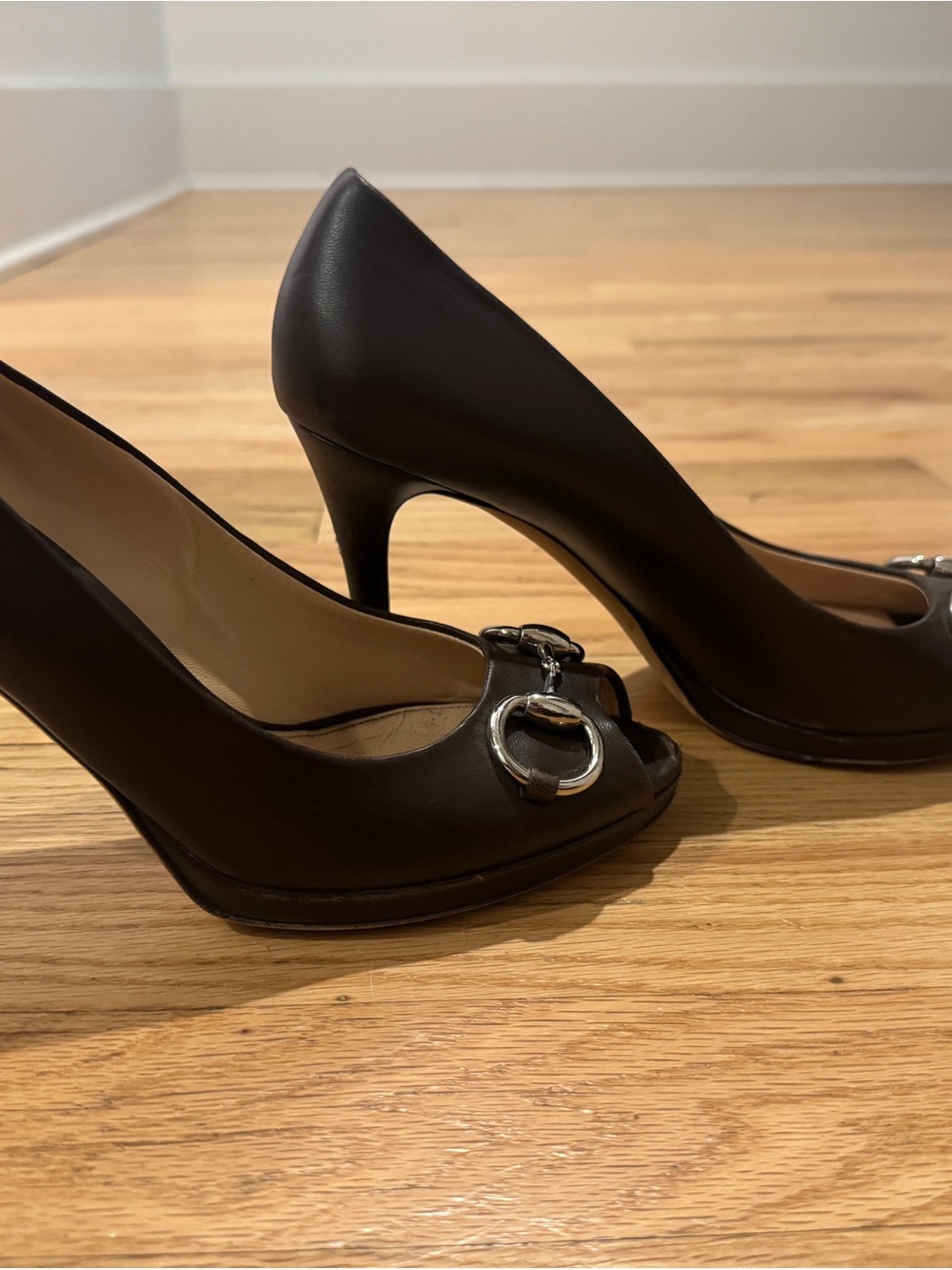 Gucci Dark Brown Leather Horsebit Peep Toe Pumps Heels Size 37.5 / US 7.5 - Picture 3 of 9